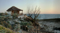 Valahantsaka resort Madagascar - Bungalow COCCO esterno al tramonto