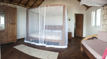 Valahantsaka resort Madagascar - Bungalow Coco interne chambre