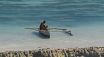 Valahantsaka resort Madagascar - le Lakana bateau typique de madagascar